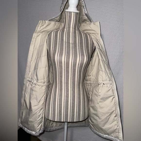 The North Face Women's Puffer Jacket - - Picture 11 of 15